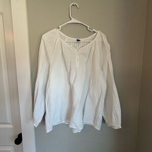 Old Navy White Button-Up Blouse